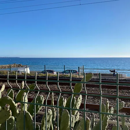 Rivage Bord De * Cannes